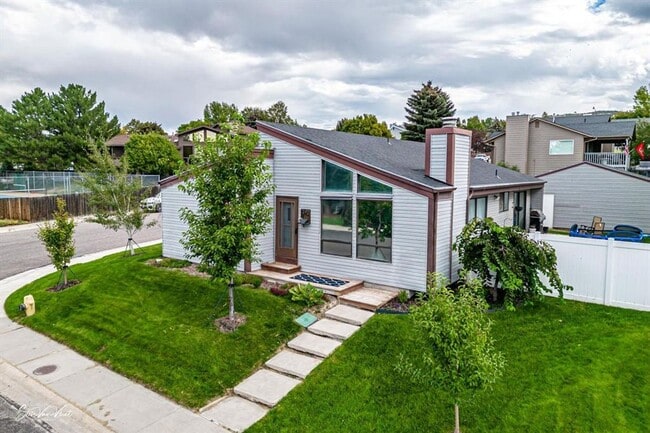 Primary Photo - MOVE IN SPECIAL-- DECEMBER RENT FREE--Wonderful Single-Family Home in The Highland Area