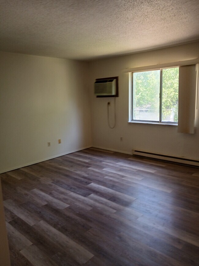 Primary Photo - 1510 Brooke Park Dr