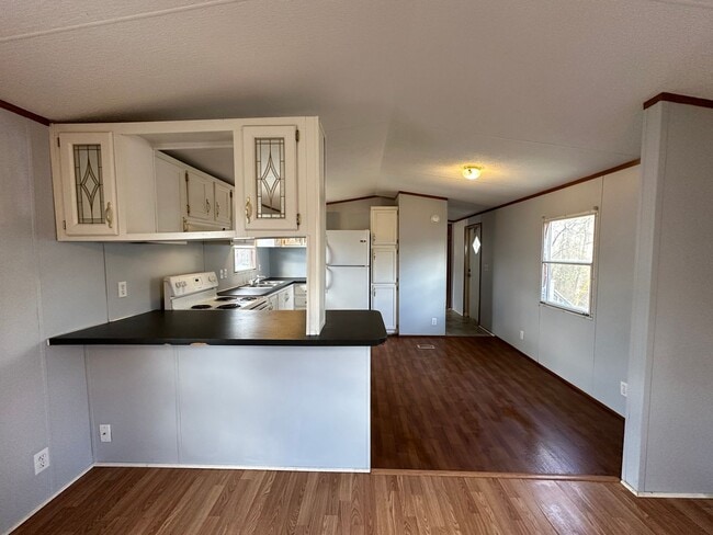 Building Photo - Spacious 3 bedroom, 2 bath singlewide in A...