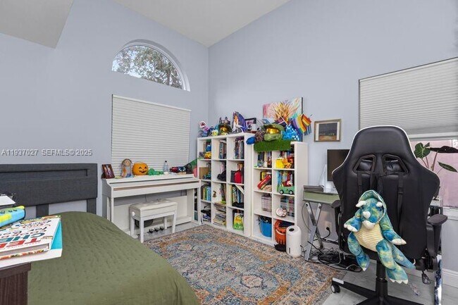 Building Photo - 6952 NW 27th Ct