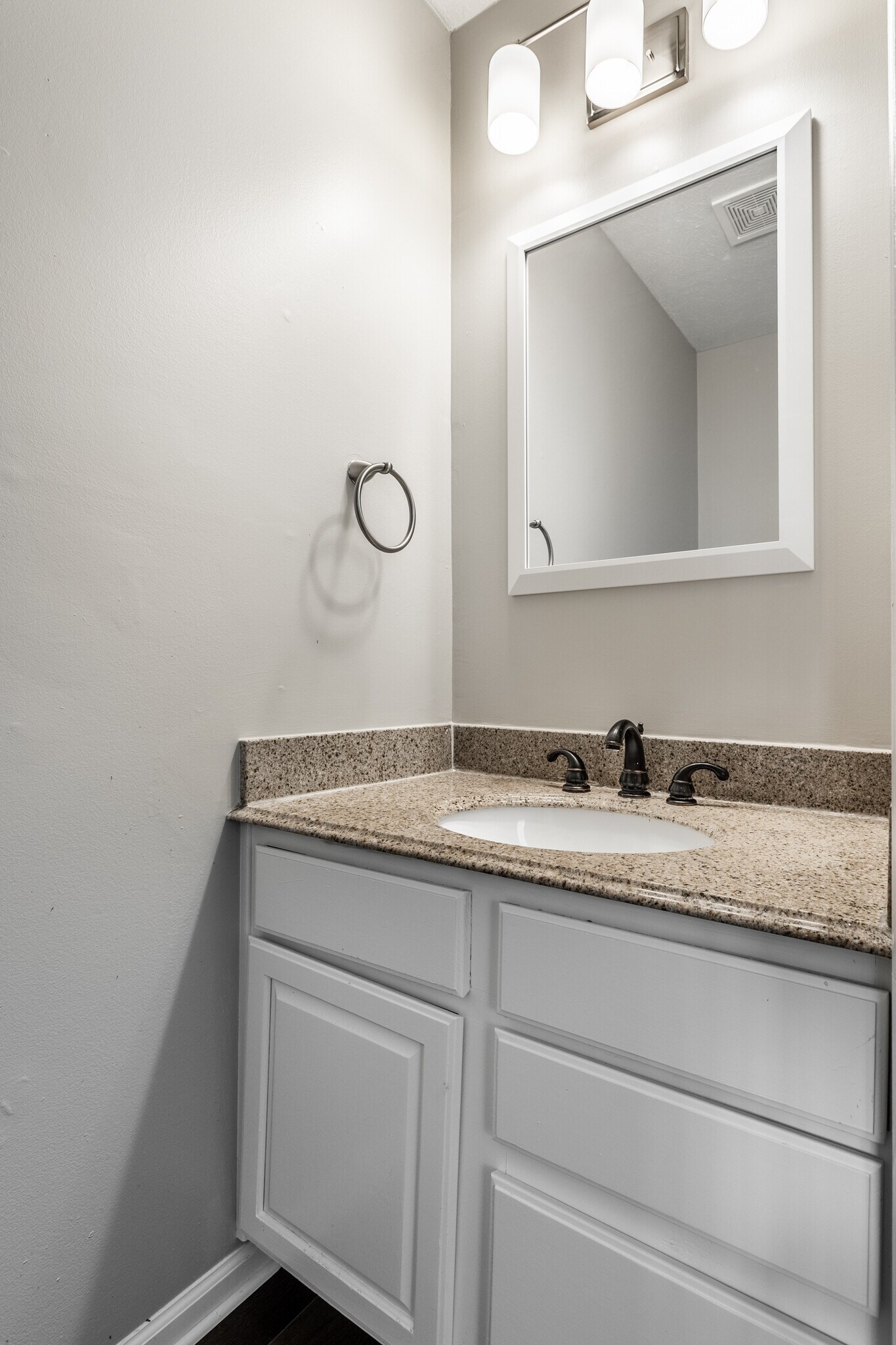 Building Photo - 13927 Harrison Pky