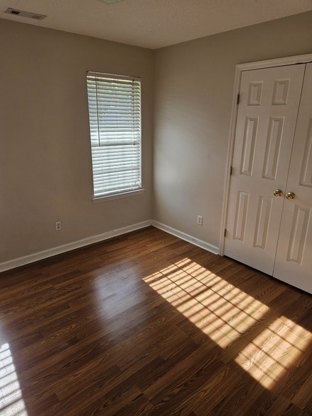 Building Photo - 809 Mason Tucker Dr