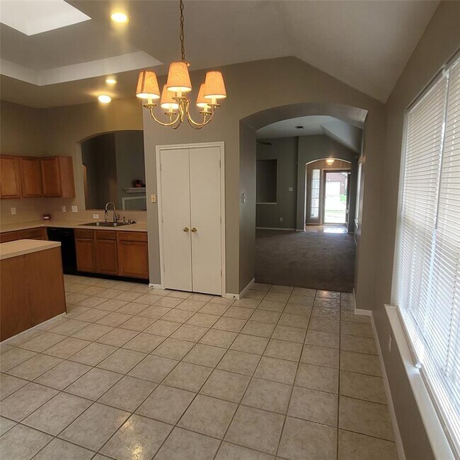 Building Photo - 1411 Hunter Ridge Ct