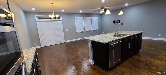 Building Photo - 529 Buhrstone Dr