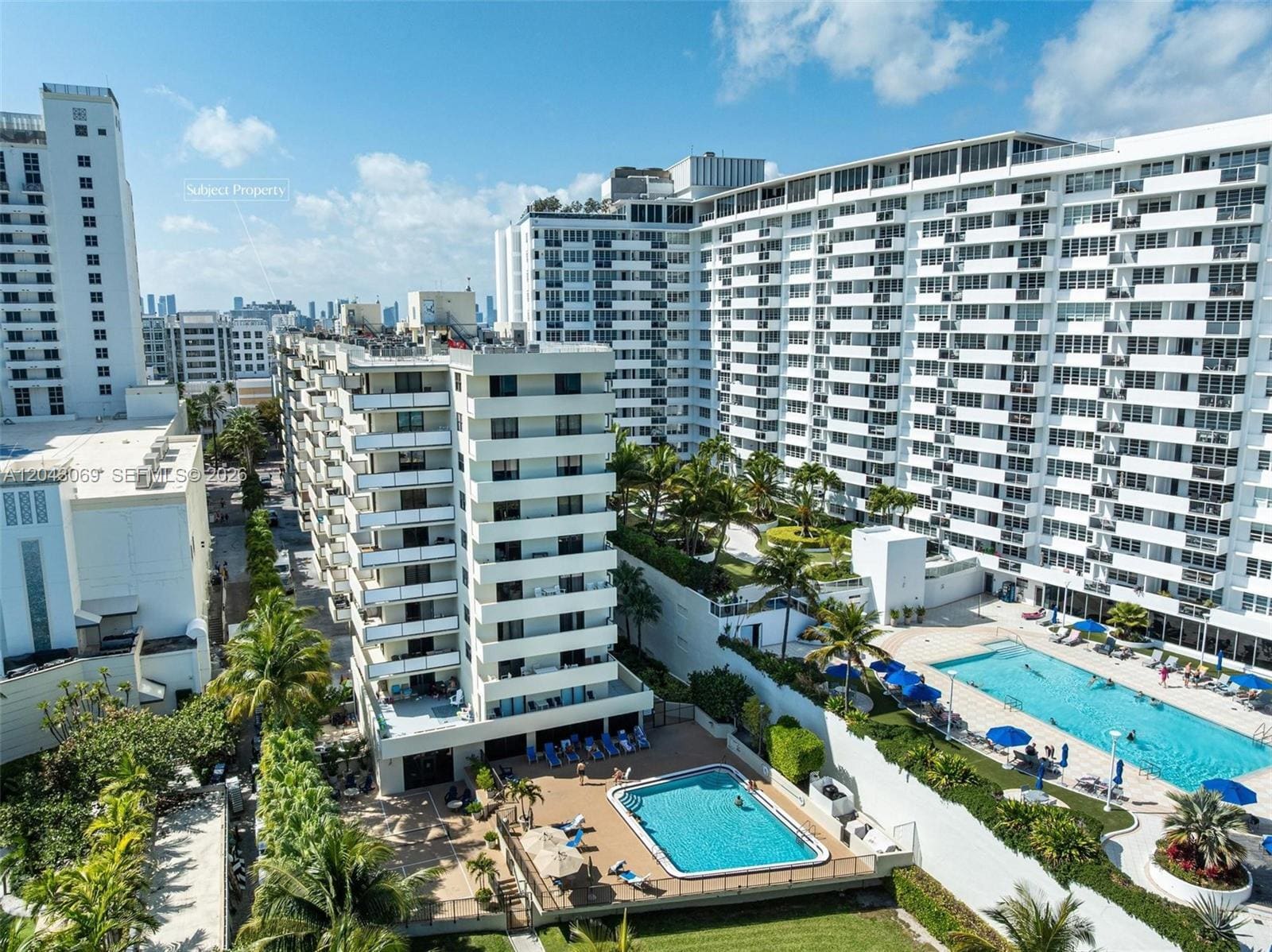 Building Photo - 1623 Collins Ave