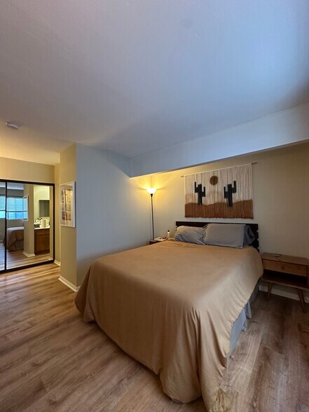 Building Photo - 4385 Georgia St