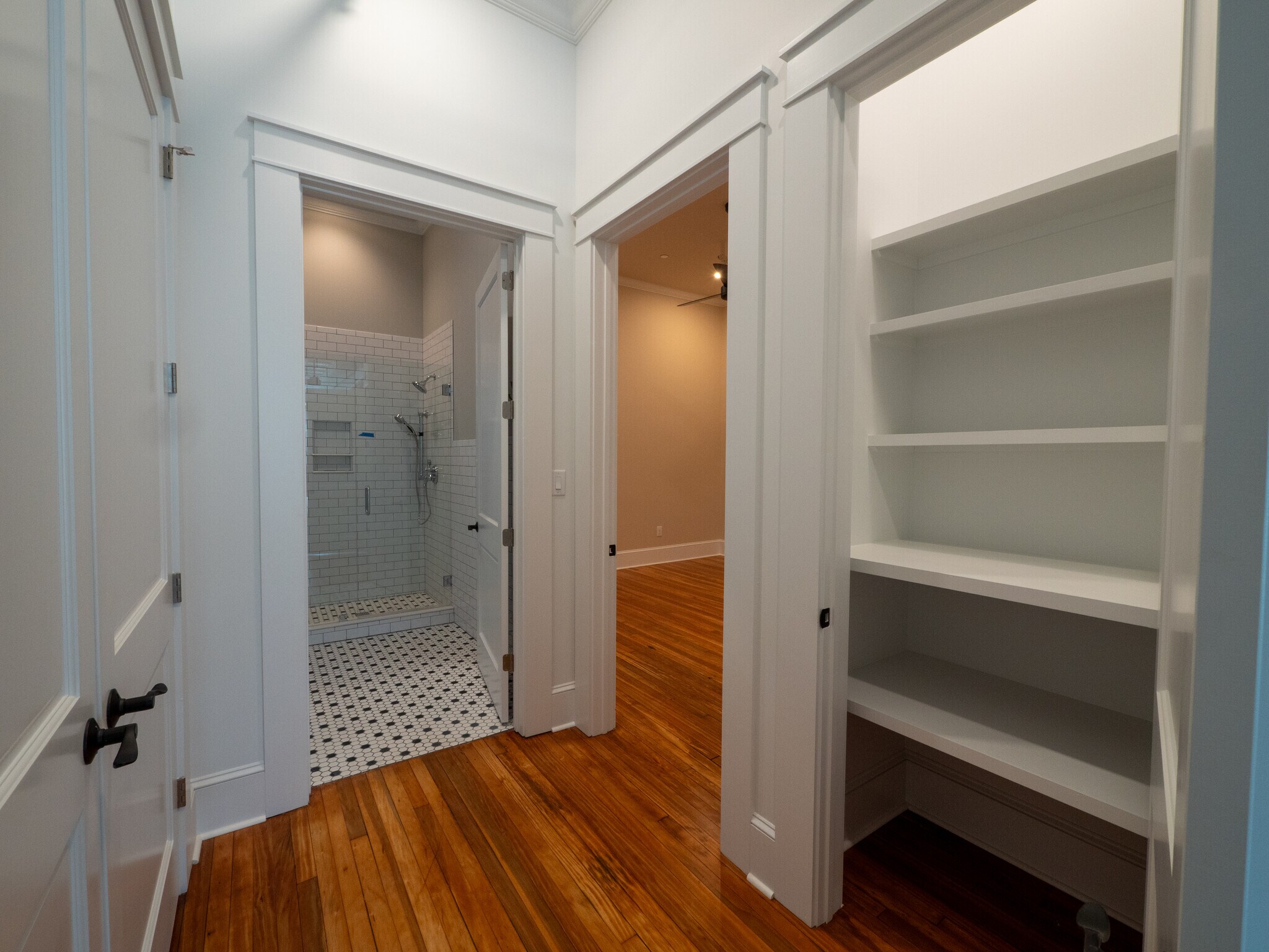 Building Photo - 121 N Main St