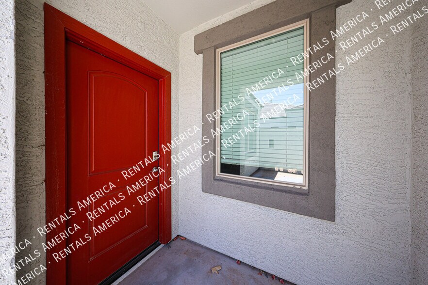 Building Photo - 29539 W Whitton Ave