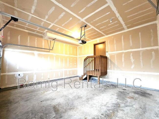 Building Photo - 8108 NE 36th Ct