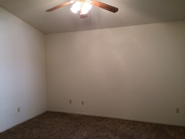 Building Photo - Duplex