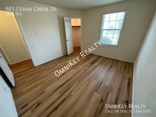 Building Photo - 903 Cedar Creek Dr
