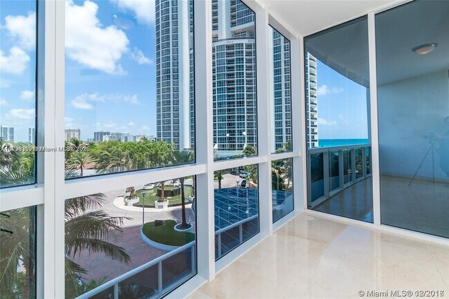 Primary Photo - 18101 Collins Ave