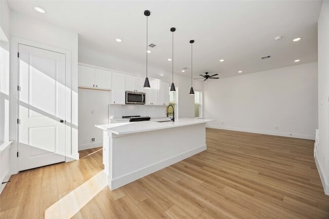 Building Photo - 1466 Ferguson Way