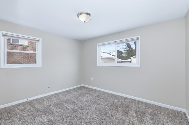 Building Photo - 14631 Kimbark Ave