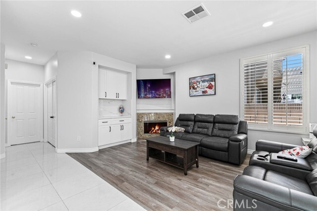 Building Photo - 15881 Madelyn Ct