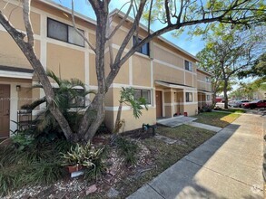 Building Photo - 9491 Palm Cir N