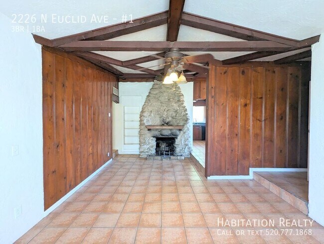 Building Photo - 2226 N Euclid Ave