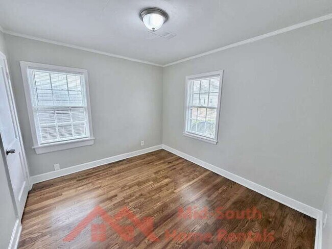 Building Photo - 1156 Brower St