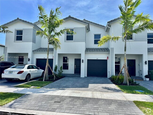 Building Photo - 114 SW 184th Pl