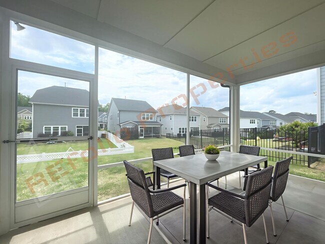 Building Photo - 213 Ivy Arbor Way