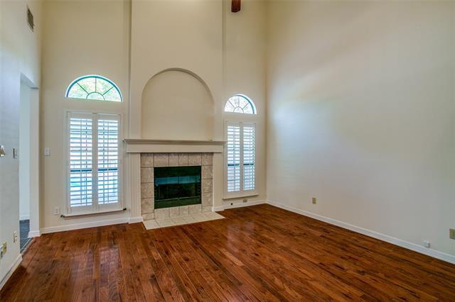 Building Photo - 824 Woodlake Dr