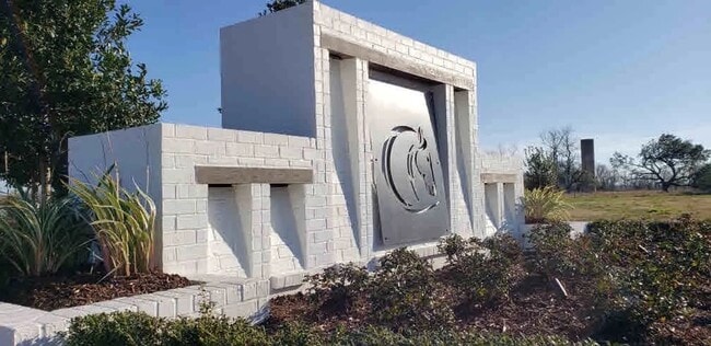 Building Photo - 4 Bedroom Home in Cheval Point Subdivision