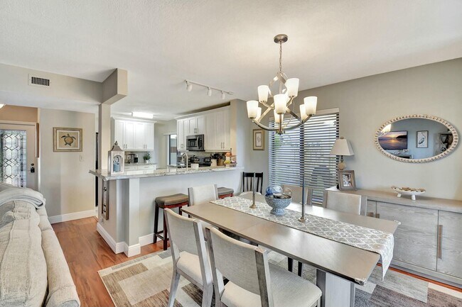 Building Photo - 10663 Ocean Palm Way
