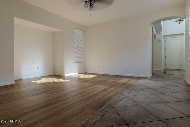 Building Photo - 2051 E Carla Vista Dr