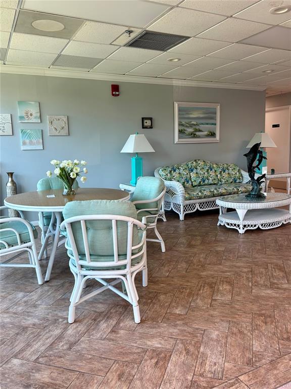 Building Photo - 7050 Sunset Dr S