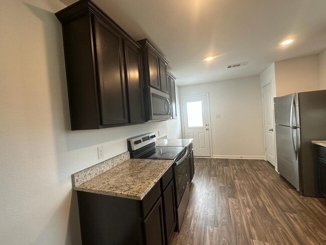 Building Photo - 18300 Speculator Ln