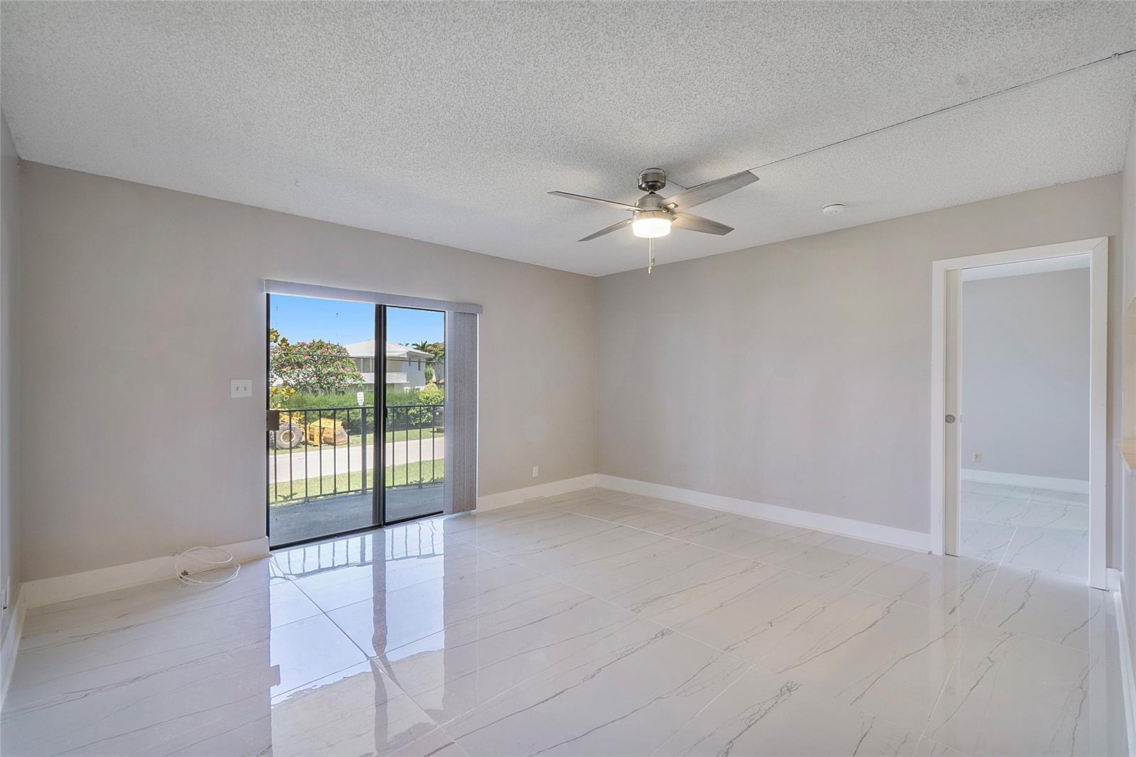 Building Photo - 4013 N Ocean Dr