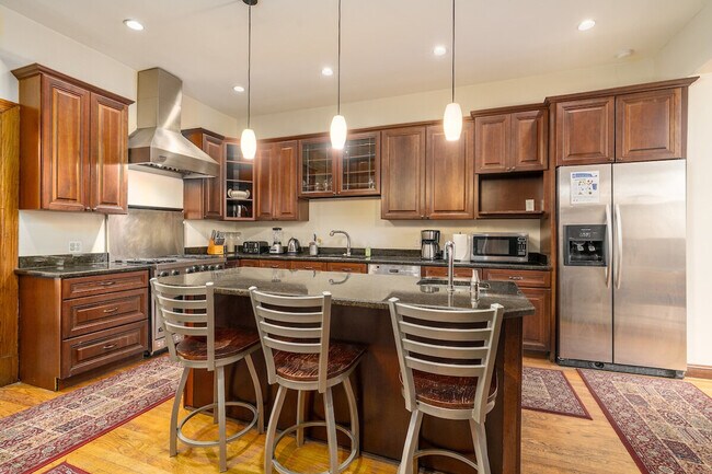 Building Photo - 2633 Adams Mill Rd NW