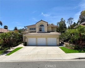 Building Photo - 26601 White Oaks Dr