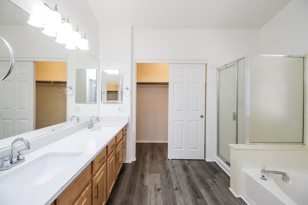 Building Photo - 2216 E Sherri Dr