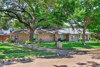 Building Photo - 7141 Twin Tree Ln