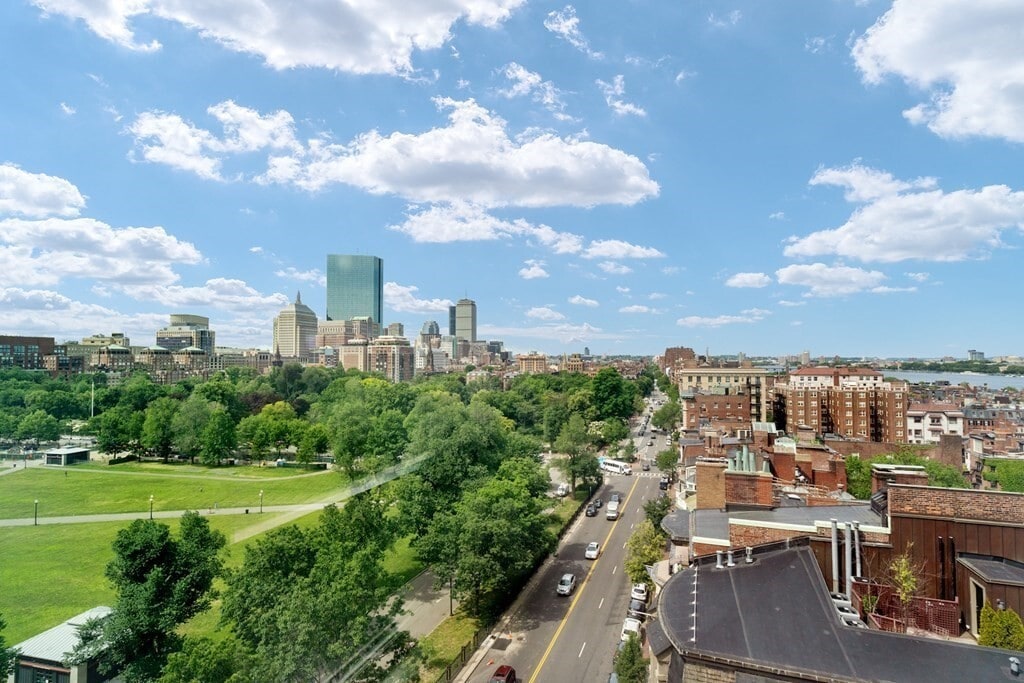 Building Photo - 48 Beacon St