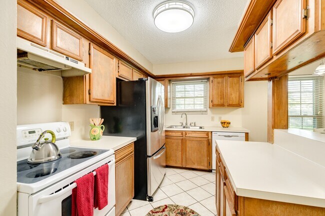 Building Photo - 530 Tall Timber Dr
