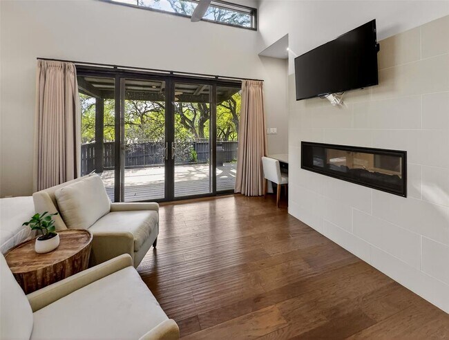 Building Photo - 2113 Barbaro Way