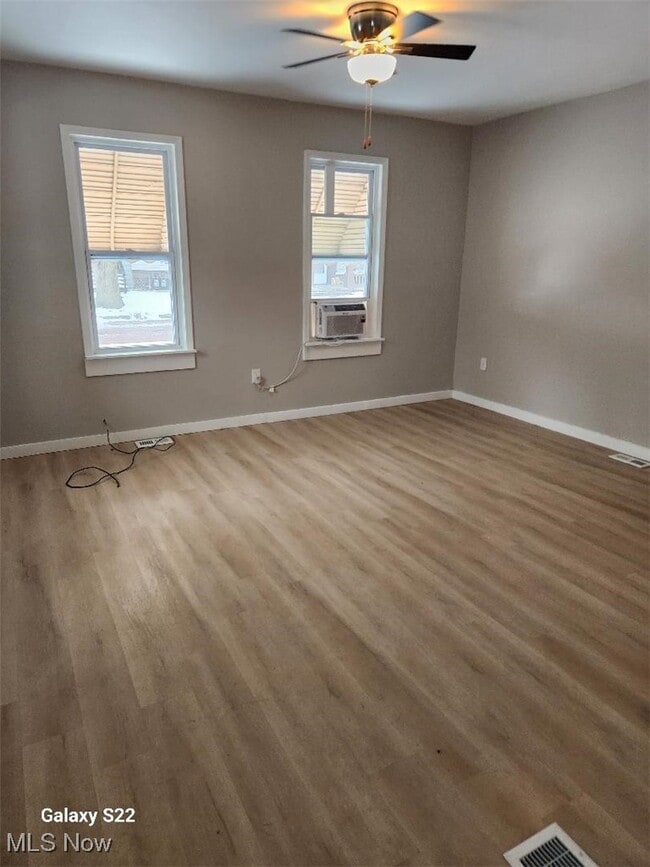 Building Photo - 7127 Deveny Ave