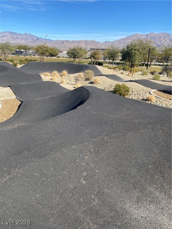 Building Photo - 9215 Sky Pointe Dr