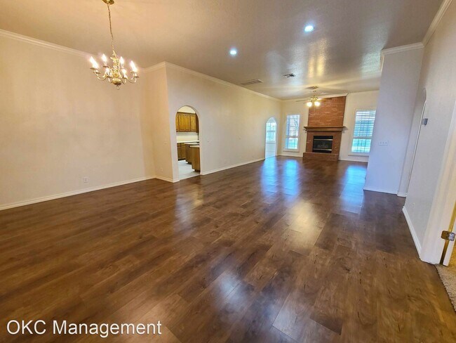 Building Photo - 3 br, 2.5 bath House - 4005 NE 138th Terr