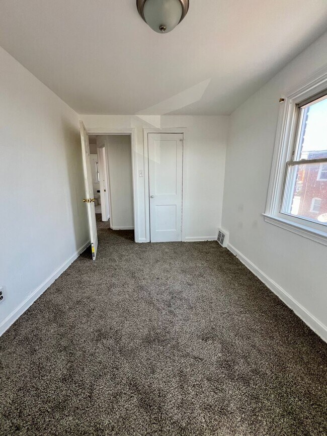 Building Photo - Gorgeous 3-Bedroom Townhome in Chester! Available NOW!