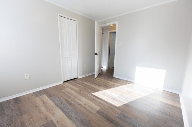 Building Photo - One Level Single Family Home in Madison He...