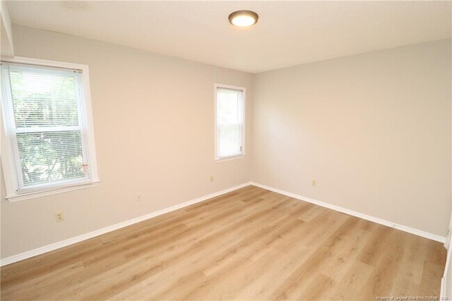Building Photo - 3901 Lexington Dr