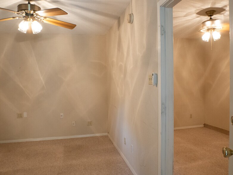 Building Photo - 507 Eaglecreek Dr