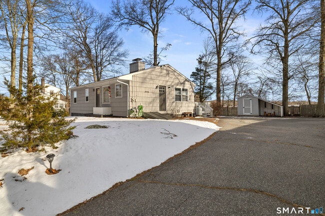 Building Photo - 12 Beach Park Rd