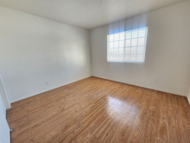 Building Photo - Welcome to this 2 Bedroom 1 bath home on a corner lot!