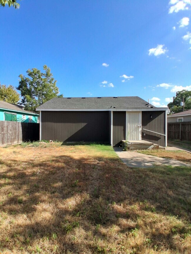 Building Photo - 1443 Hortense Ave