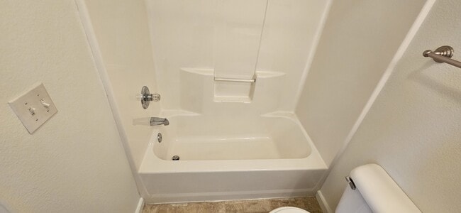 Building Photo - 400 Par Ave