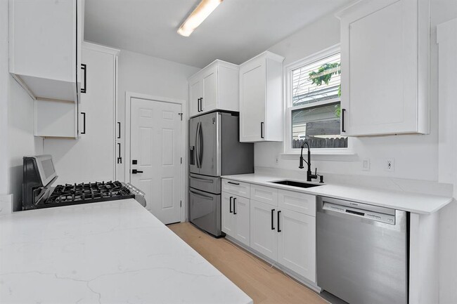 Building Photo - 7204 Carver Ave
